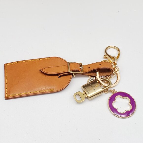 Authentic Louis Vuitton Luggage Tag with Gold Padlock & Unbranded Keychain - Picture 6 of 7